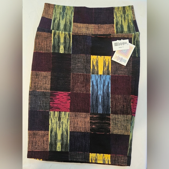 LuLaRoe Dresses & Skirts - LuLaRoe Cassie Pencil Skirt